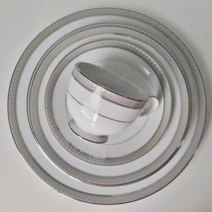 Mikasa PLatinum Crown Fine China 5pc Set (1 of 2 Sets)